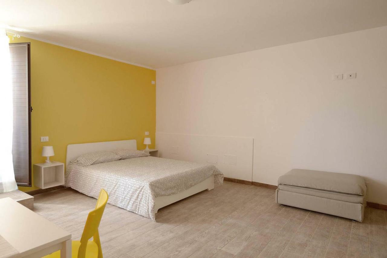B&B A Due Passi Dal Centro Agrigent Exterior foto