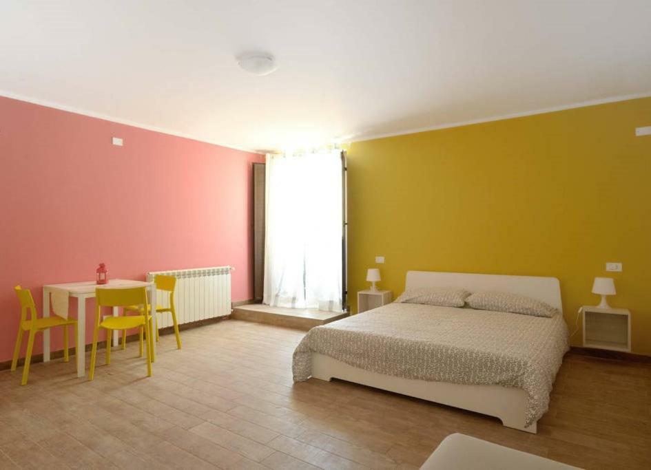 B&B A Due Passi Dal Centro Agrigent Exterior foto